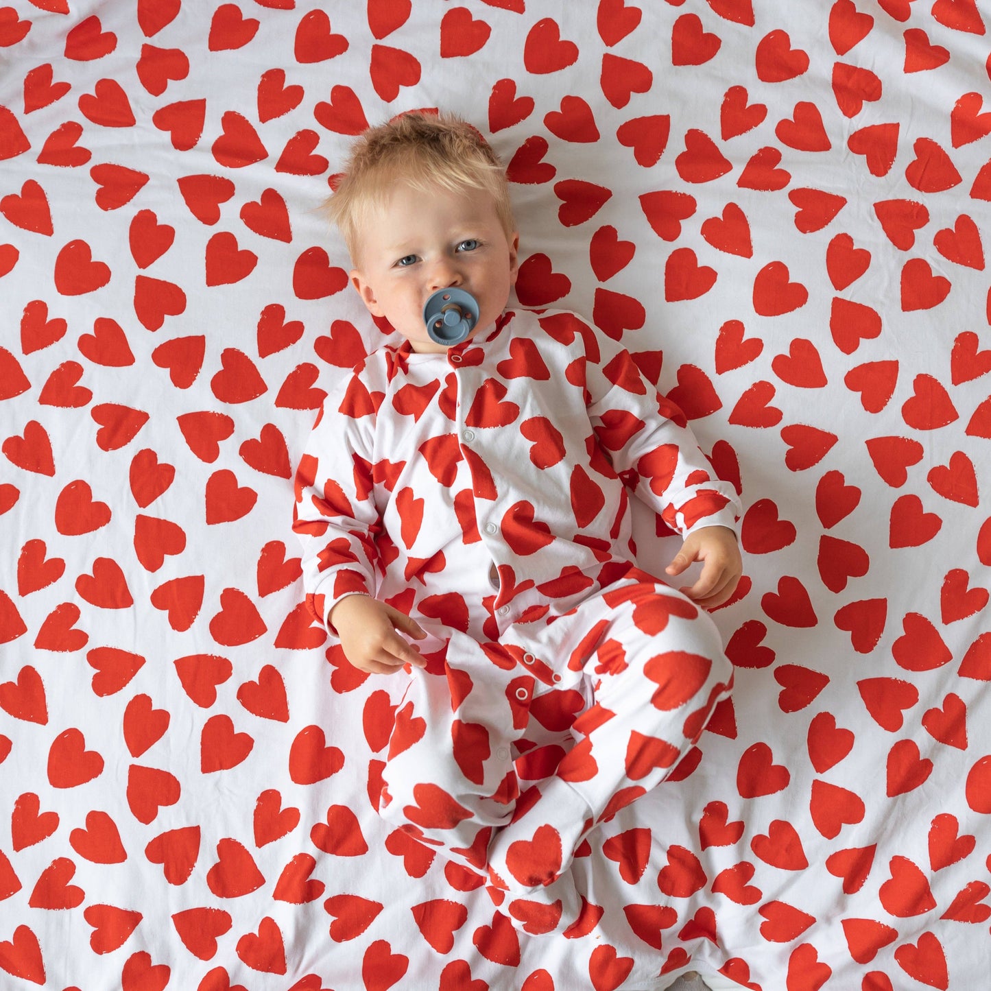 Fred & Noah - Love Heart cotton sleepsuit: 12-18 M