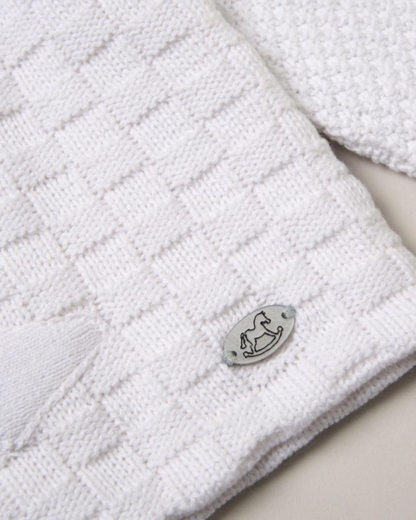 White hooded knitten cardigan