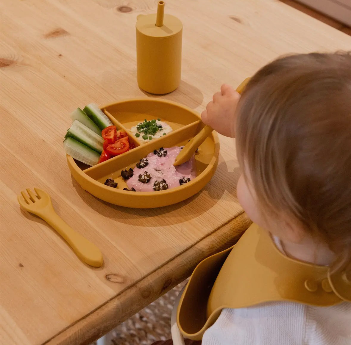 Baby silicone weaning plate - Ochre