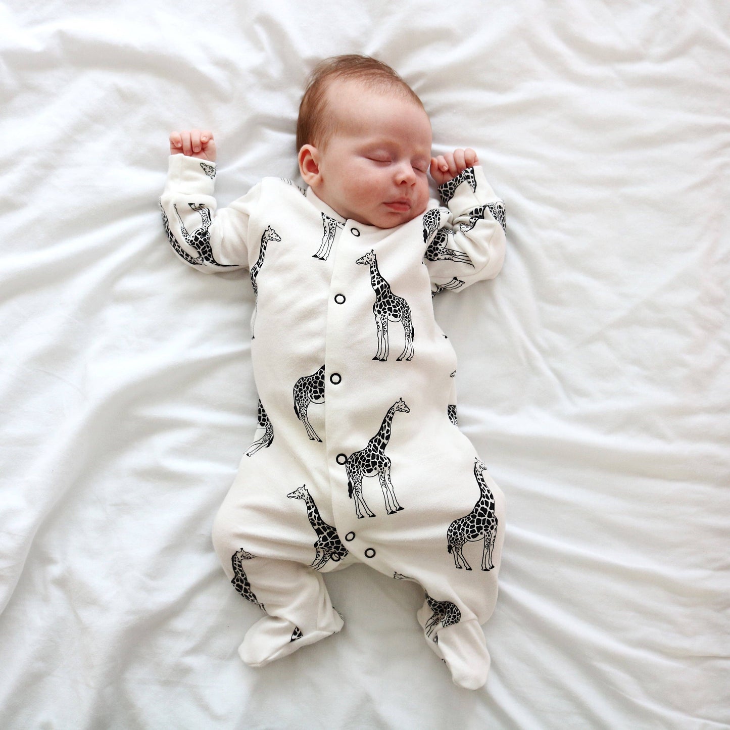 Fred & Noah - Giraffe cotton Sleepsuit: Newborn