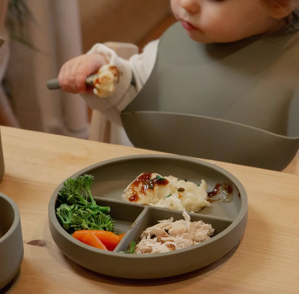 Baby silicone weaning plate - Silver sage