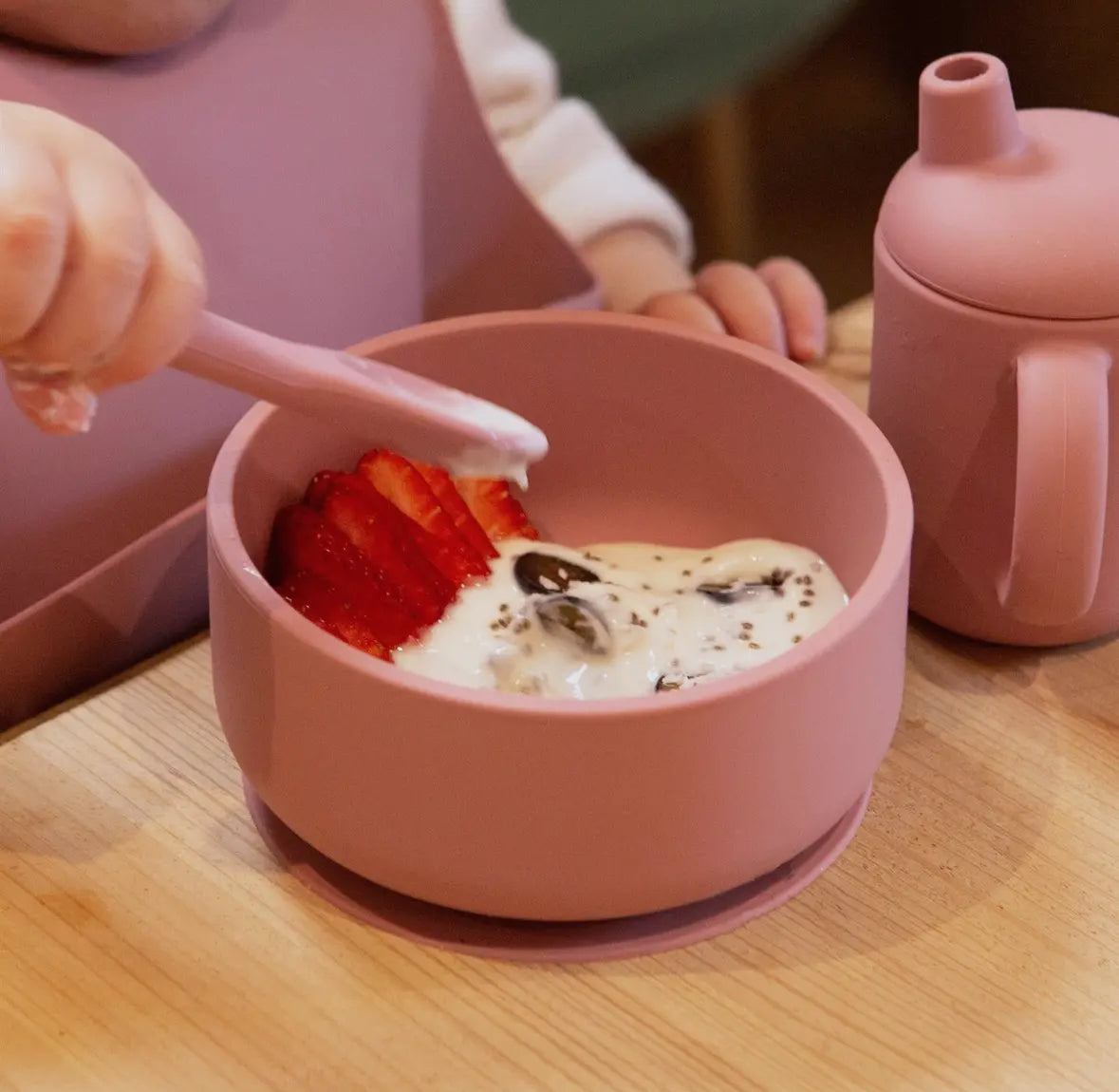 Baby silicone weaning spoon - Dusty Rose
