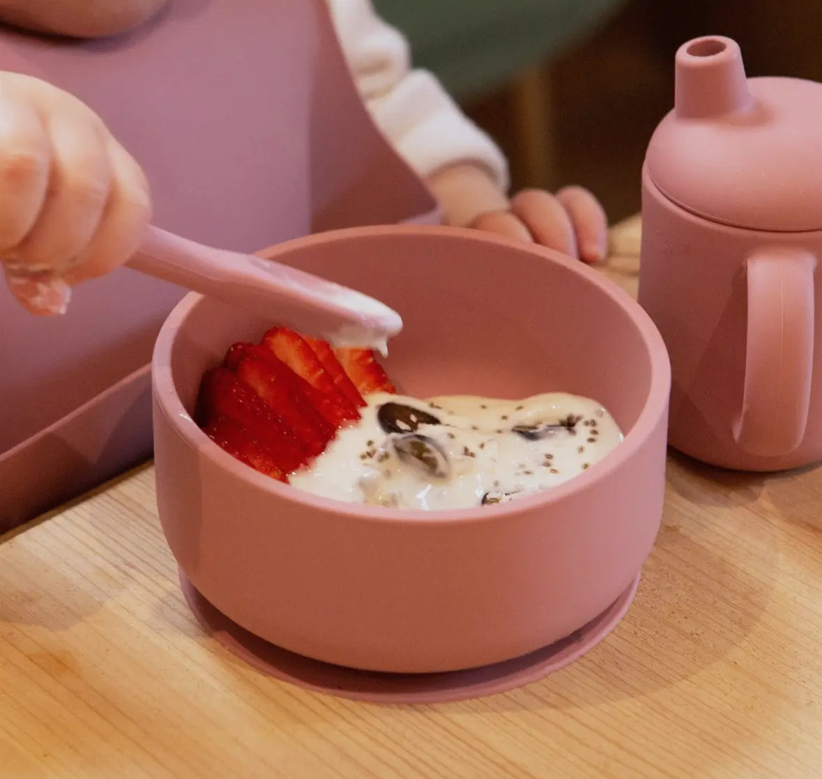 Baby silicone suction bowl with lid - Dusty Rose